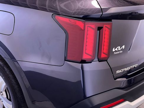 Certified 2026 Kia Sorento LX FWD image 9