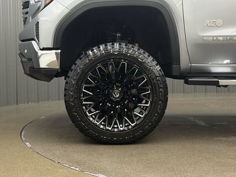 Used 2026 GMC Sierra 1500 SLT w/ SLT Premium Plus Package AWD/4WD image 9