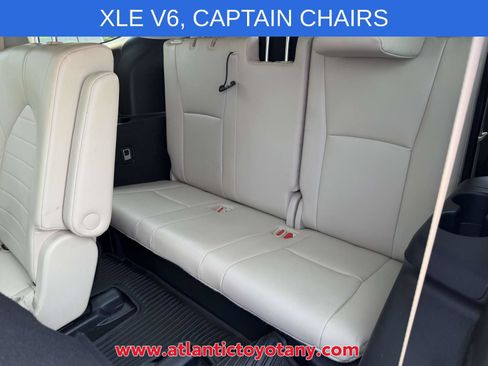 Used 2022 Toyota Highlander XLE AWD/4WD image 24