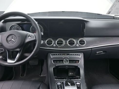 Used 2018 Mercedes-Benz E 300 4MATIC image 23