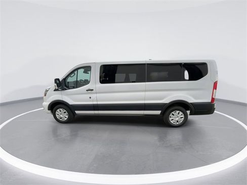 Used 2023 Ford Transit 350 XLT image 5