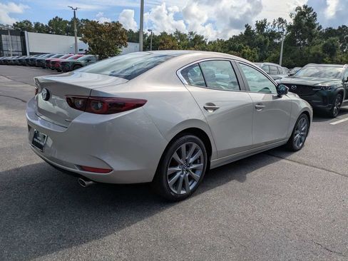 Certified 2025 MAZDA MAZDA3 s FWD image 4