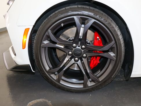 Used 2019 Chevrolet Camaro SS RWD image 36