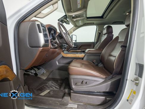 Used 2018 Chevrolet Silverado 3500 High Country w/ Duramax Plus Package AWD/4WD image 11