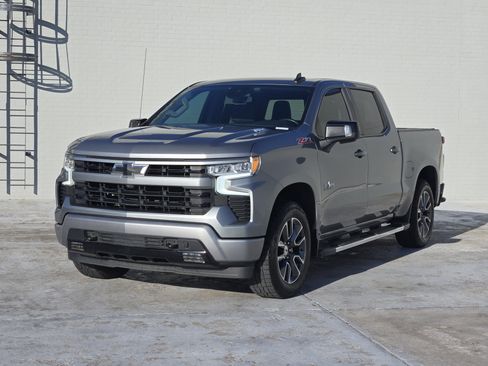Used 2023 Chevrolet Silverado 1500 RST image 4