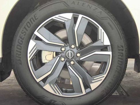 Used 2025 Nissan Murano SL AWD/4WD image 7