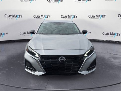 Used 2024 Nissan Altima 2.5 SV image 8