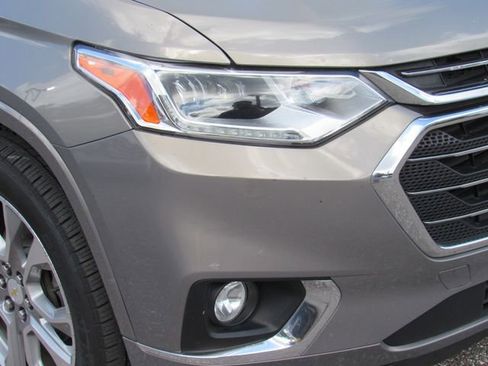Used 2018 Chevrolet Traverse Premier w/ Driver Confidence II Package FWD image 10