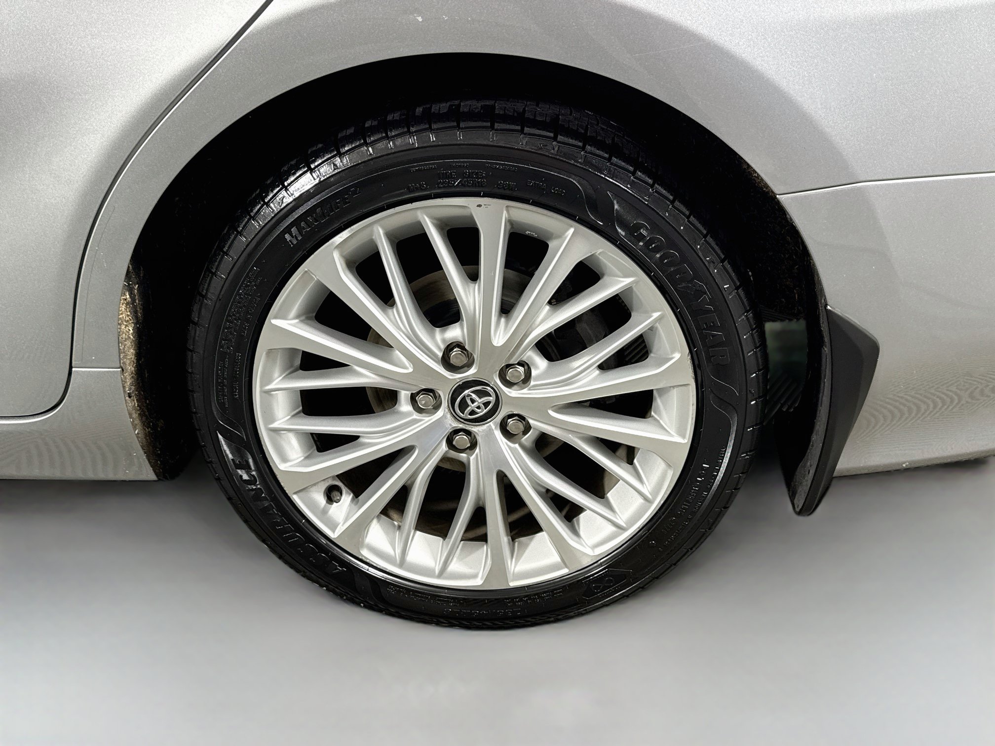 Certified 2020 Toyota Camry XLE w/ Navigation Package FWD image 32