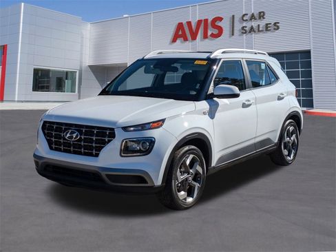 Used 2025 Hyundai Venue SEL image 1