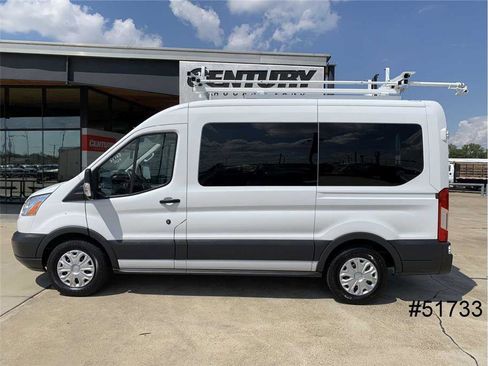 Used 2018 Ford Transit 150 XLT image 4