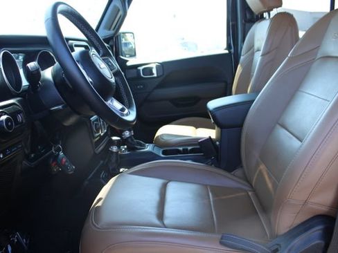 Used 2023 Jeep Wrangler Unlimited Sahara w/ Cold Weather Group AWD/4WD image 39