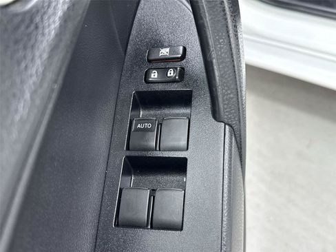 Used 2017 Toyota Corolla L FWD image 12