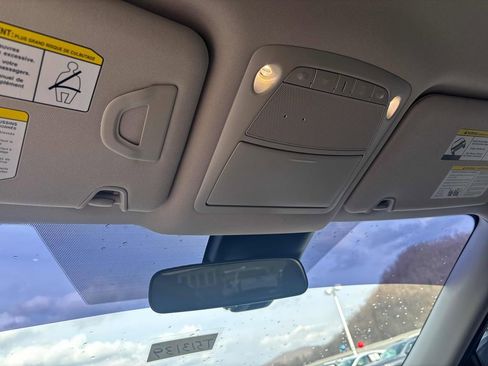 Used 2019 Nissan Rogue SV image 20