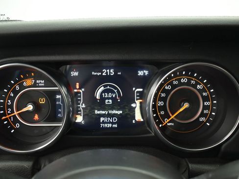 Used 2020 Jeep Wrangler Unlimited Sahara image 12