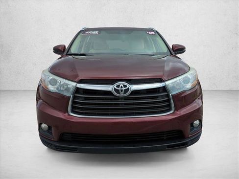 Used 2015 Toyota Highlander XLE image 2