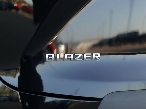 Used 2025 Chevrolet Blazer LT FWD image 32