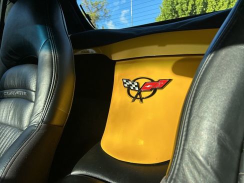 Used 2002 Chevrolet Corvette Convertible w/ Preferred Equipment Group2 image 28