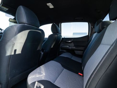 Used 2023 Toyota Tacoma TRD Sport image 39