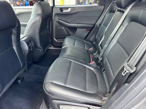 Used 2022 Ford Escape Titanium AWD/4WD image 13