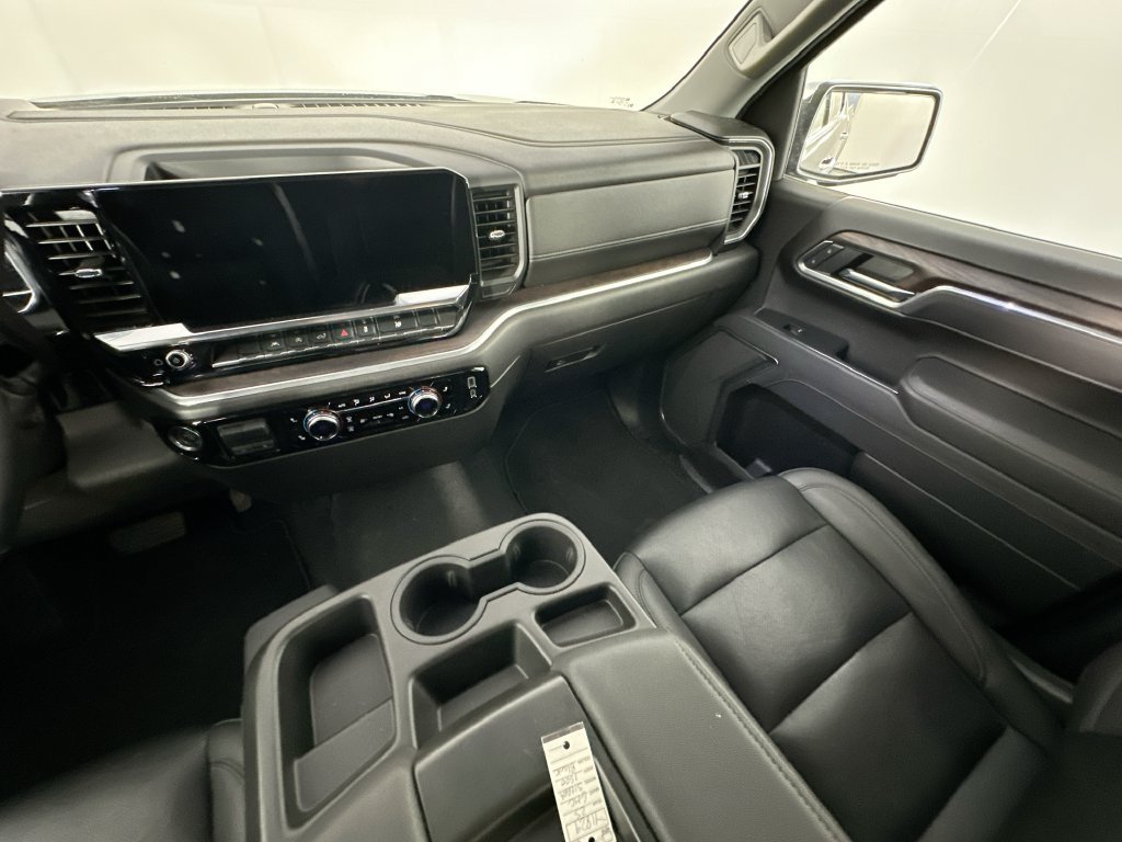 Used 2025 GMC Sierra 1500 SLT AWD/4WD image 11