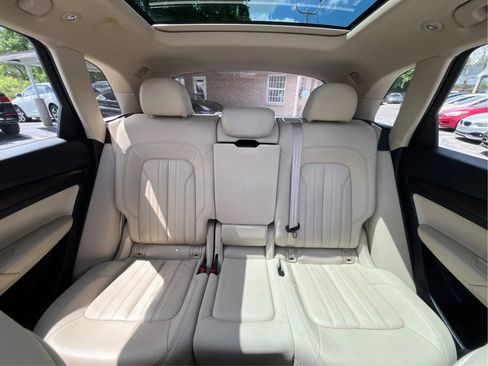 Used 2022 Audi Q5 2.0T Premium AWD/4WD image 16