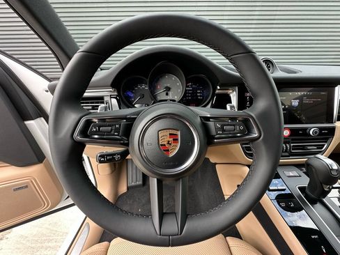 Used 2026 Porsche Macan S AWD/4WD image 17