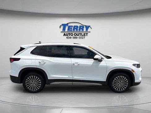 Used 2025 Volkswagen Tiguan S w/ 18" Wheel Package FWD image 5