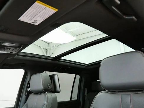 Used 2023 Chevrolet Suburban RST w/ Luxury Package AWD/4WD image 34