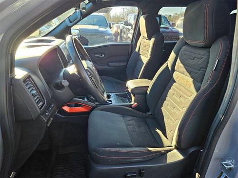 Used 2023 Nissan Frontier PRO-4X w/ Pro Convenience Package image 12