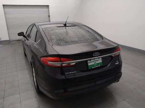 Used 2018 Ford Fusion SE w/ Fusion SE Technology Package FWD image 6
