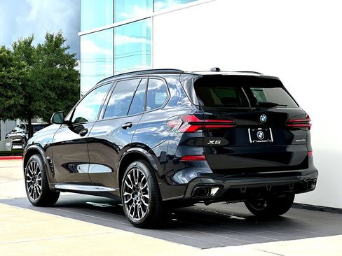 New 2026 BMW X5 xDrive40i w/ M Sport Package AWD/4WD image 7