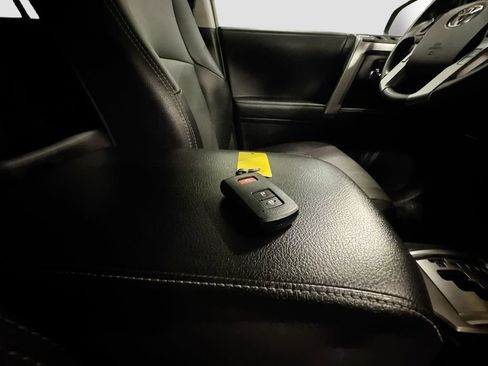 Used 2020 Toyota 4Runner SR5 Premium w/ Moonroof Package image 41