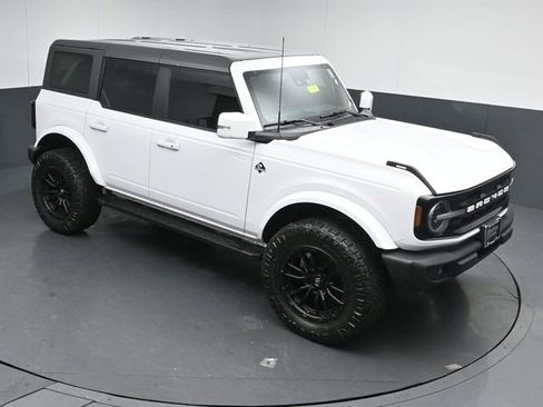 Used 2023 Ford Bronco Outer Banks image 41