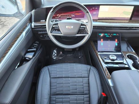 Certified 2026 Cadillac Escalade Platinum Sport w/ LPO, Floor Liner Package image 11