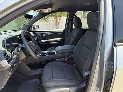 New 2026 Chevrolet Traverse LT w/ Enhanced Driving Package image 23