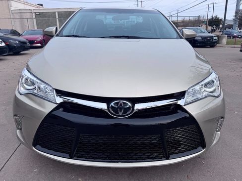 Used 2017 Toyota Camry XLE FWD image 2