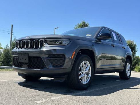 Used 2024 Jeep Grand Cherokee Laredo X AWD/4WD image 21