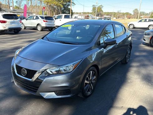 Used 2021 Nissan Versa SV image 5