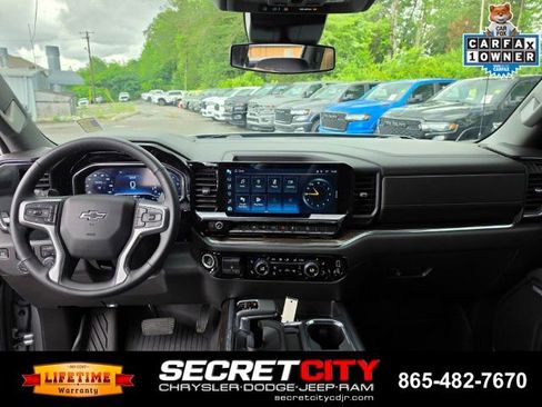 Used 2024 Chevrolet Silverado 1500 RST AWD/4WD image 13