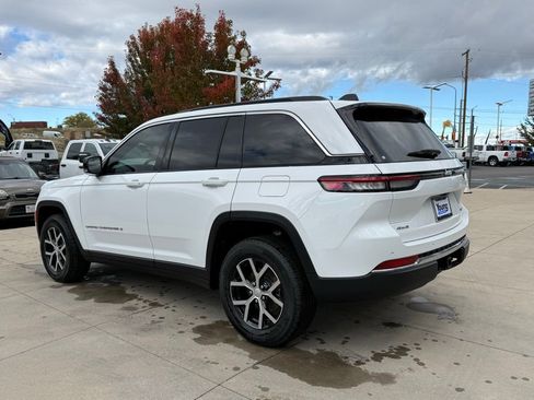 New 2025 Jeep Grand Cherokee Limited w/ Trailer Tow Package image 10