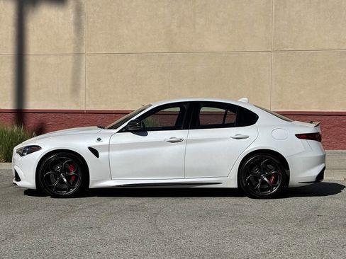 Used 2018 Alfa Romeo Giulia Quadrifoglio w/ Driver Assist Dynamic Package image 3