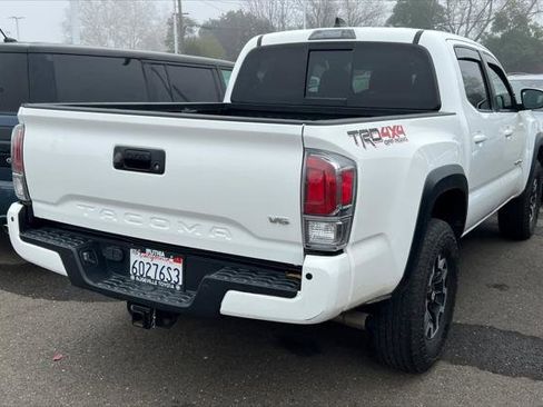 Certified 2023 Toyota Tacoma TRD Off-Road image 2