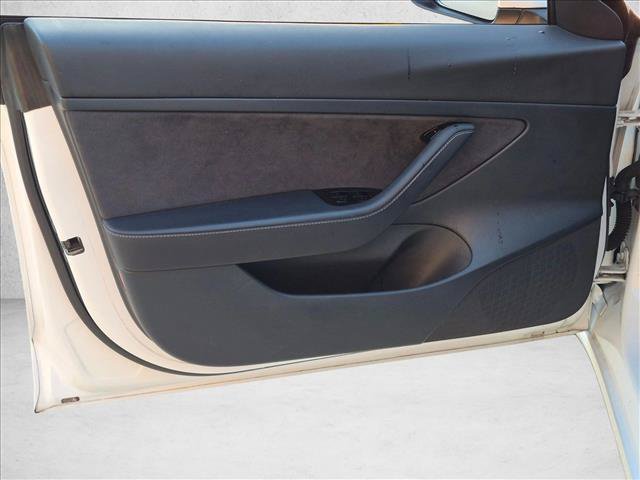 Used 2020 Tesla Model 3 Standard Range RWD image 9