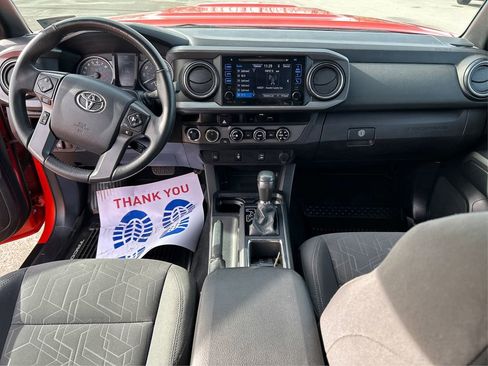 Used 2017 Toyota Tacoma 4x4 Double Cab image 18