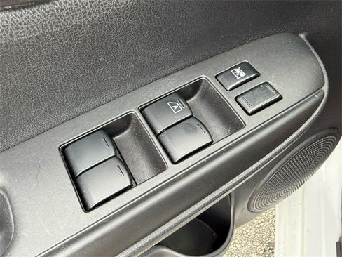 Used 2019 Nissan Versa Note SV image 36