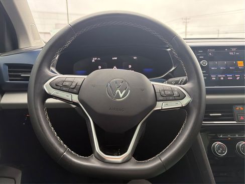 Certified 2023 Volkswagen Taos SE w/ Panoramic Sunroof Package image 19