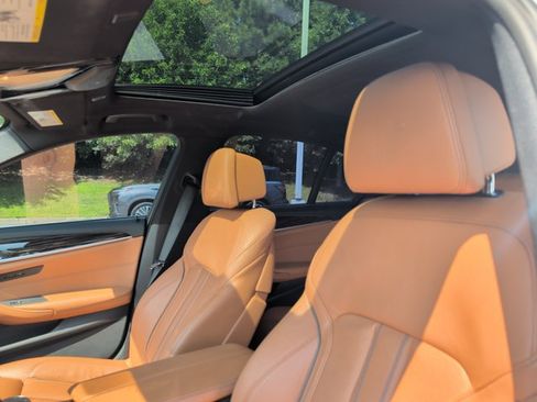 Used 2019 BMW 530i w/ Convenience Package RWD image 13