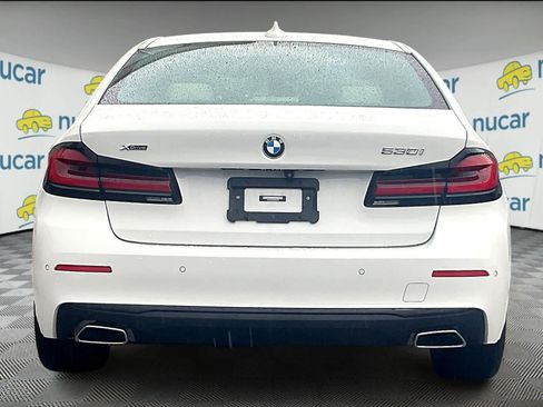 Used 2022 BMW 530i xDrive w/ Premium Package image 5