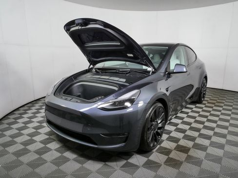Used 2023 Tesla Model Y Performance AWD/4WD image 33